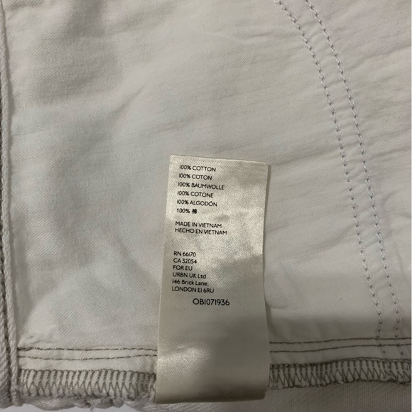 NWOT Free People We The Free Romeo Rolled Distressed Denim Shorts White - 26 - Picture 8 of 8